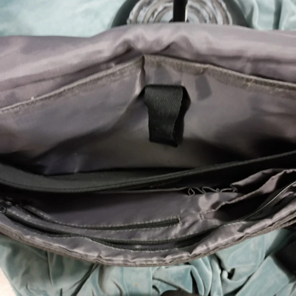 Dell Messenger Laptop Bag Gray Black Padded Shoulder Strap Travel Commuter Case